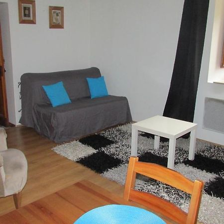Studio Meuble Dans Maison De Village Balsieges Luaran gambar