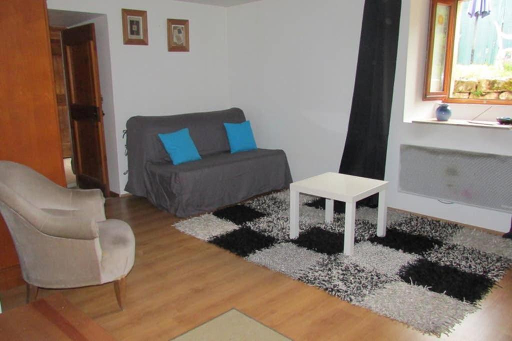 Studio Meuble Dans Maison De Village Balsieges Luaran gambar